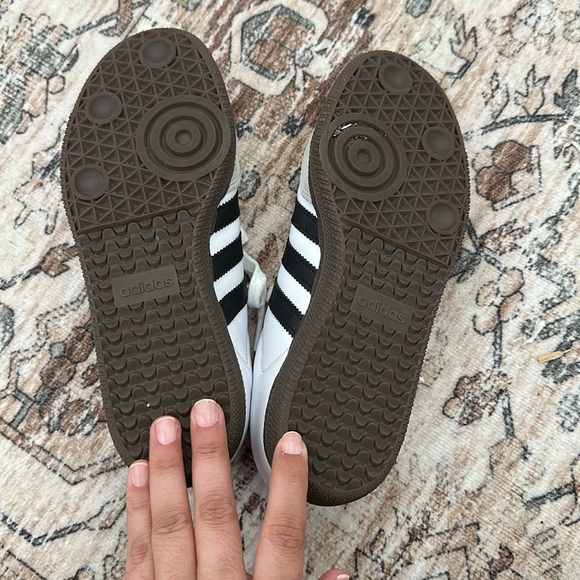 Adidas Samba Classic - White and Black - Picture 4 of 4
